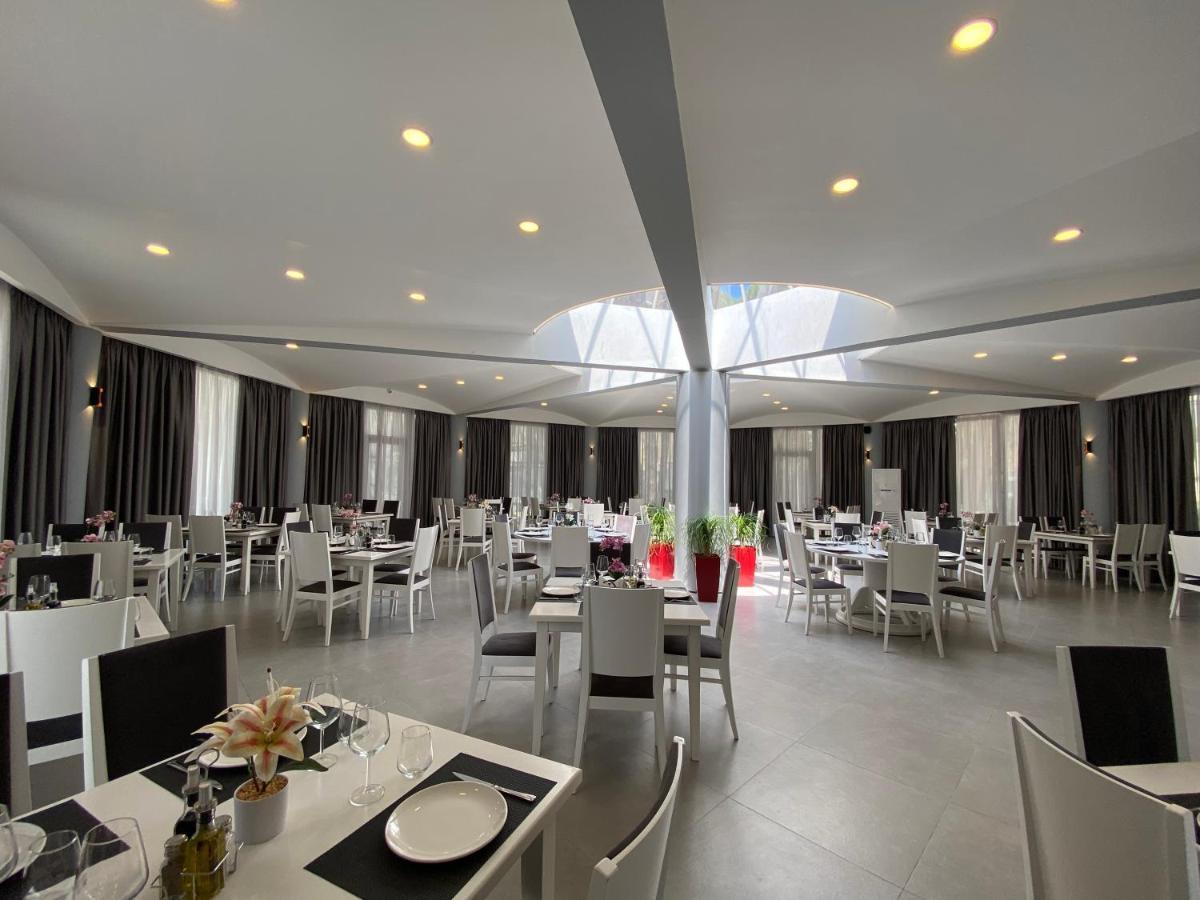 Atrium Deluxe Resort Golem  Eksteriør bilde
