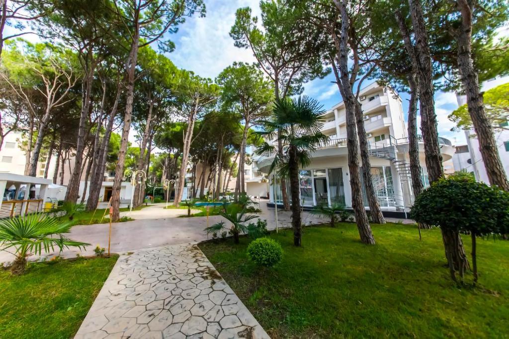 Atrium Deluxe Resort Golem  Eksteriør bilde