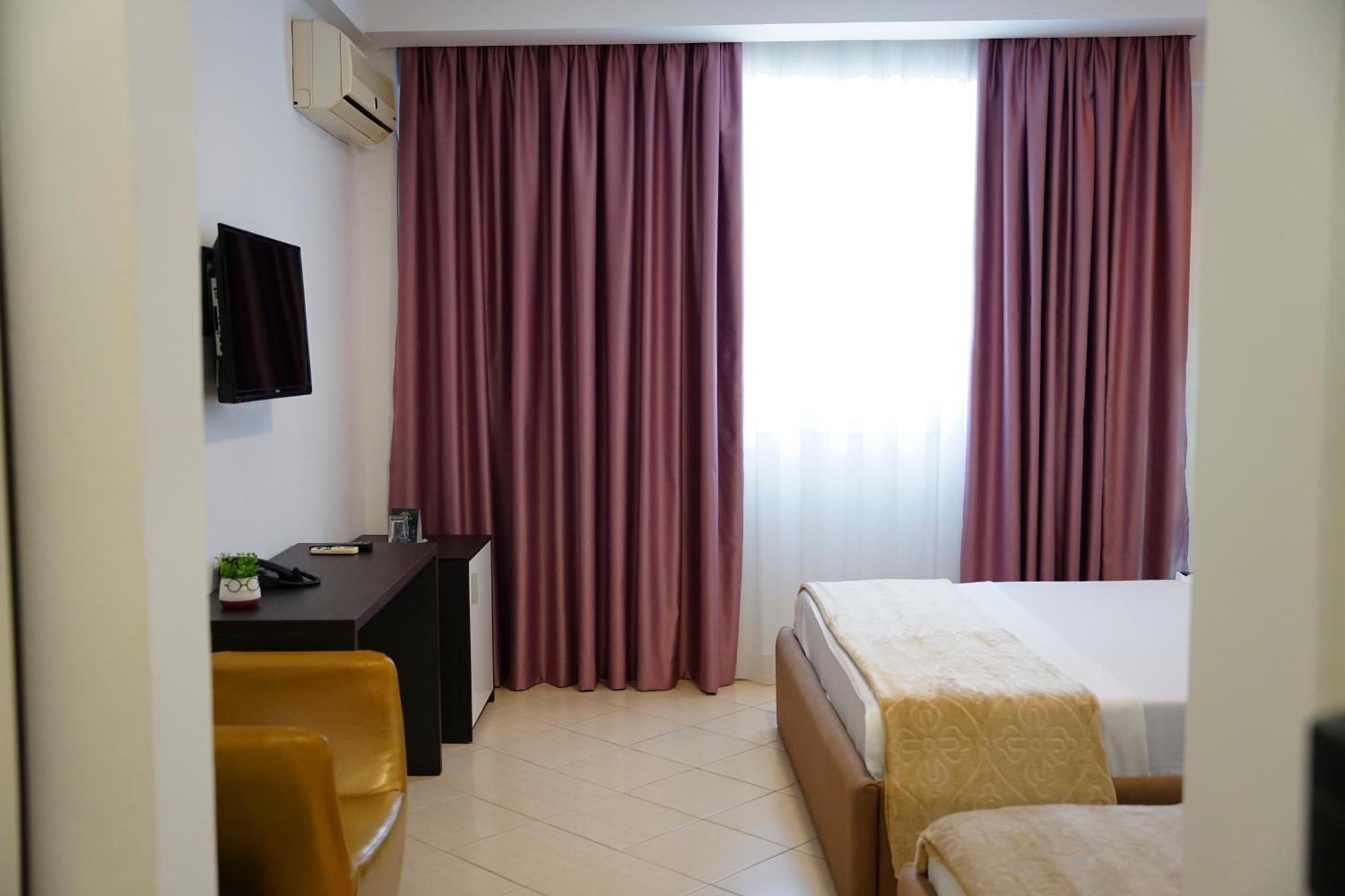 Atrium Deluxe Resort Golem  Eksteriør bilde